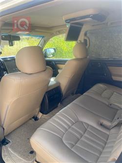 تۆیۆتا لاند کروزەر